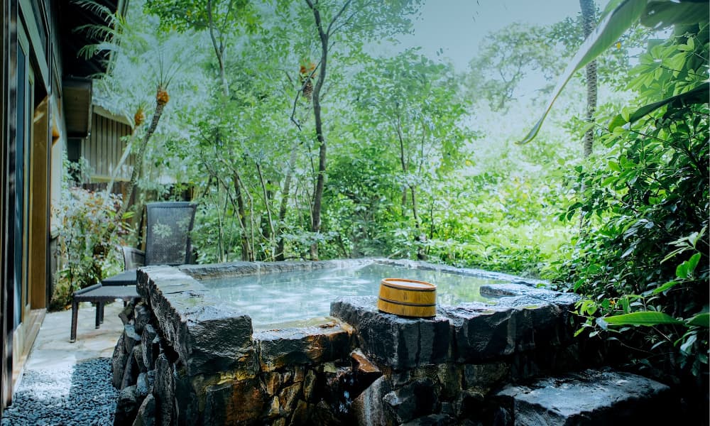 温泉旅館「五足のくつ」とは